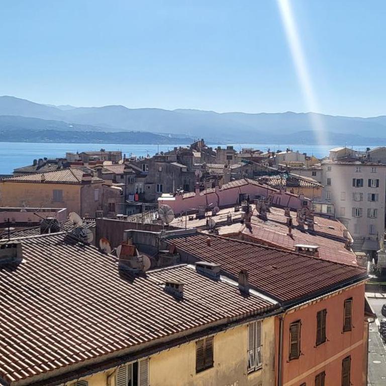 Superbe T2 avec balcons, Vieux Port, Hyper centre Ajaccio - Appartement 1 Chambre - 19