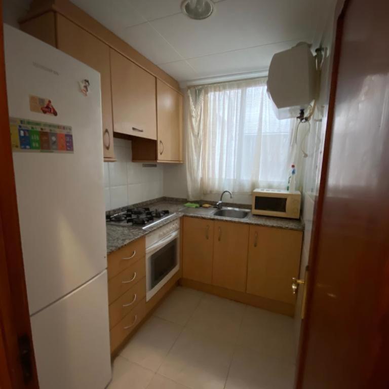 ESPAÑA-22-2 - Three-Bedroom Apartment - 4