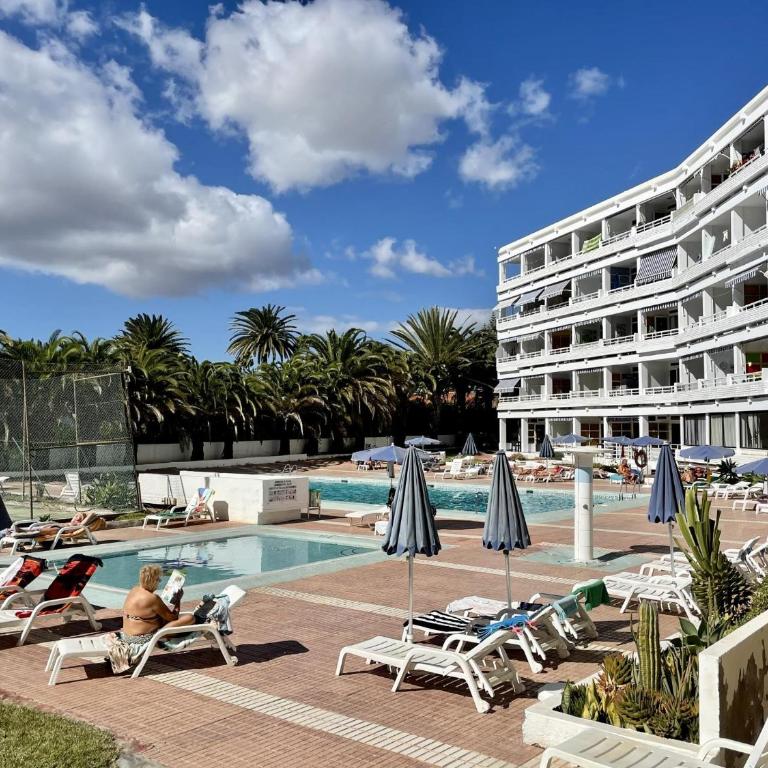Pretty pool view holiday home - Apartment - 29