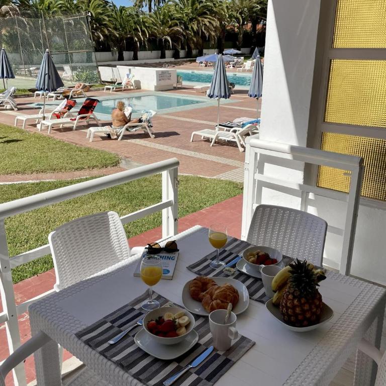 Pretty pool view holiday home - Apartment - 30