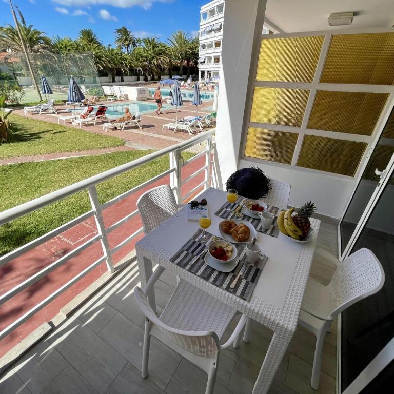 Pretty pool view holiday home - Apartment - 33
