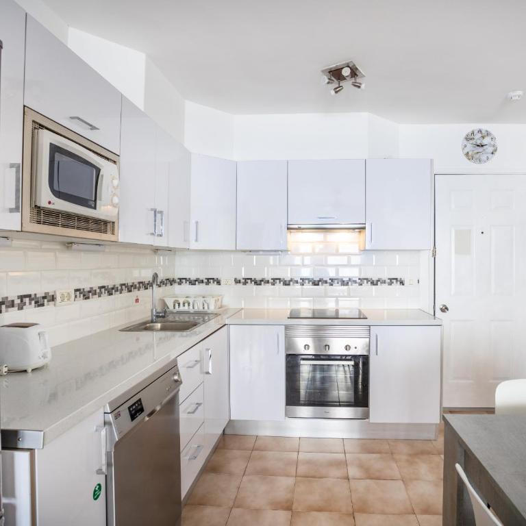 Castle Harbour Feel like home Flat II Los Cristianos LoveTenerife - Apartamento - 33