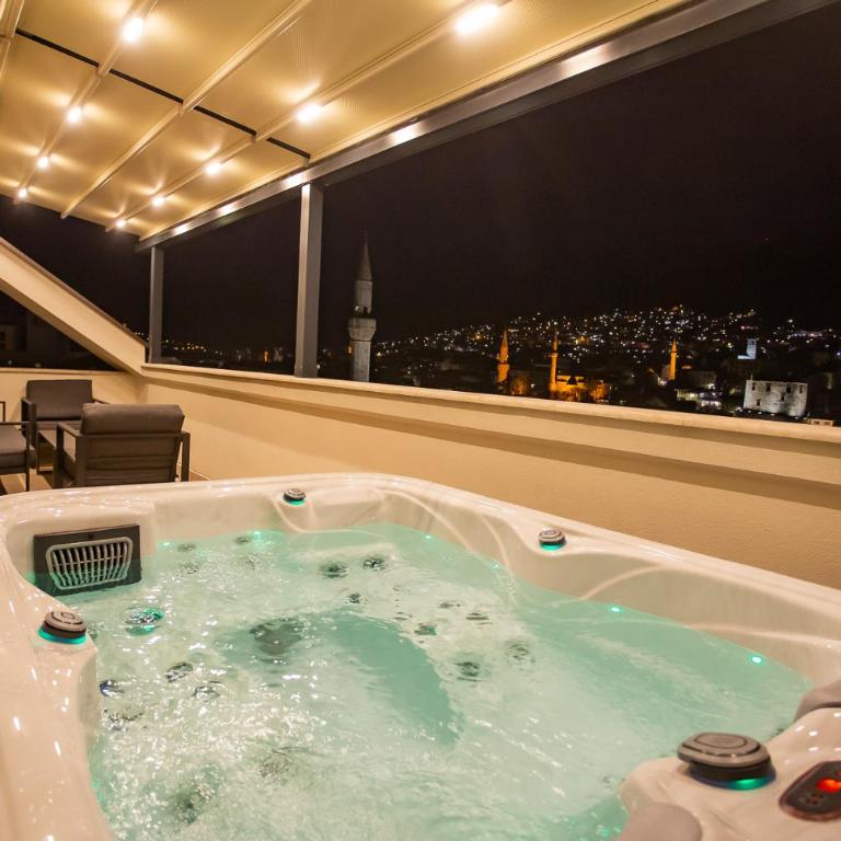 Sky Penthouse Old Bridge with sauna and jacuzzi - Three-Bedroom Apartment - 2