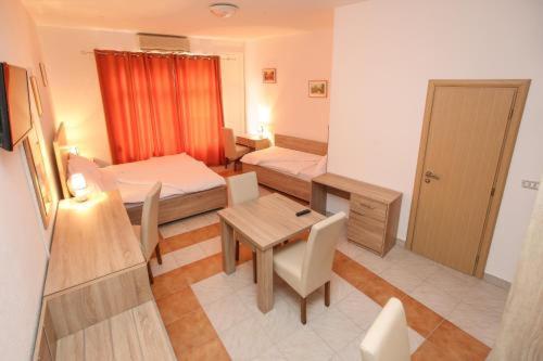Lovely Home Rooms Center - Deluxe Triple Room - 7