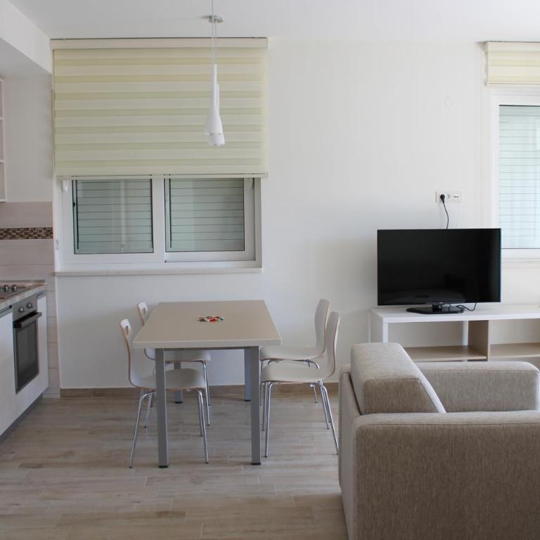 Apartments Lavanda - One-Bedroom Apartment with Balcony - 5