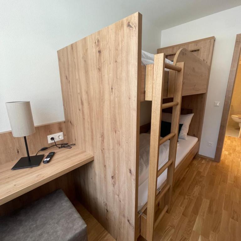 Bauernhofhotel "die Unterbergerin" - Zimmer mit Frühstück und Ferienwohnungen in Gastein mit GRATIS Thermeneintritt - Deluxe Apartment - 1