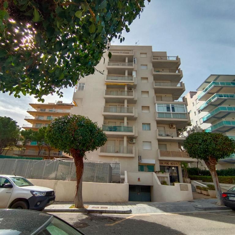 Jescamar 2 - Two-Bedroom Apartment - 24