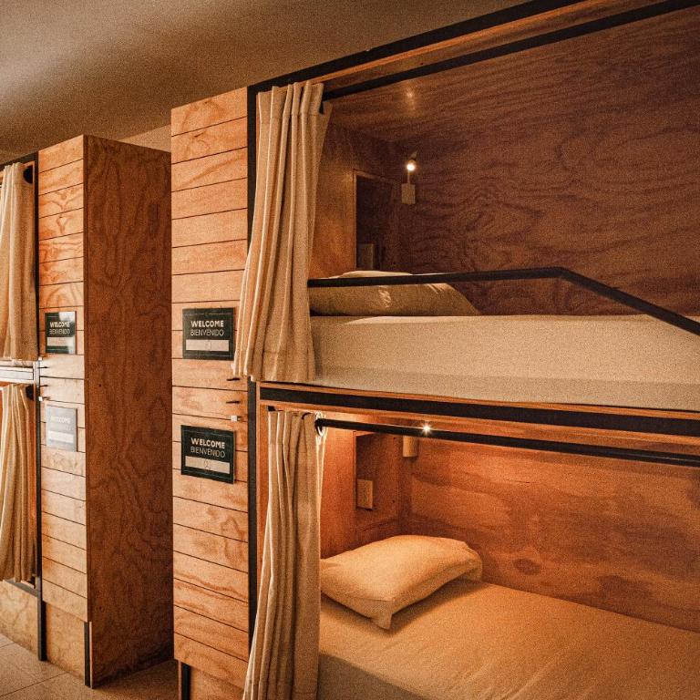 Nomads Hotel & Rooftop Pool Cancun - Bed in 6-Bed Mixed Dormitory Room - 6