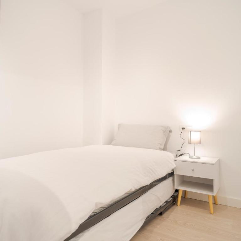 4 Bedroom Cozy Apartment In Málaga - Apartamento con 4 dormitorios - 15
