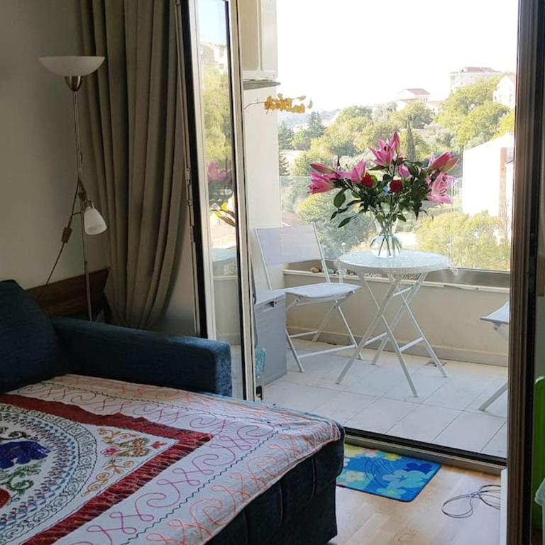 Стильная квартира с видом на море и библиотекой - Studio Apartman - 5