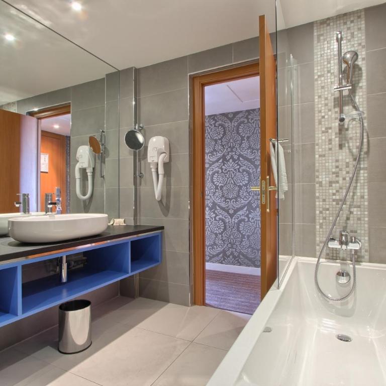 Timhotel Opéra Blanche Fontaine - Hébergement Quadruple avec 2 Chambres - 7