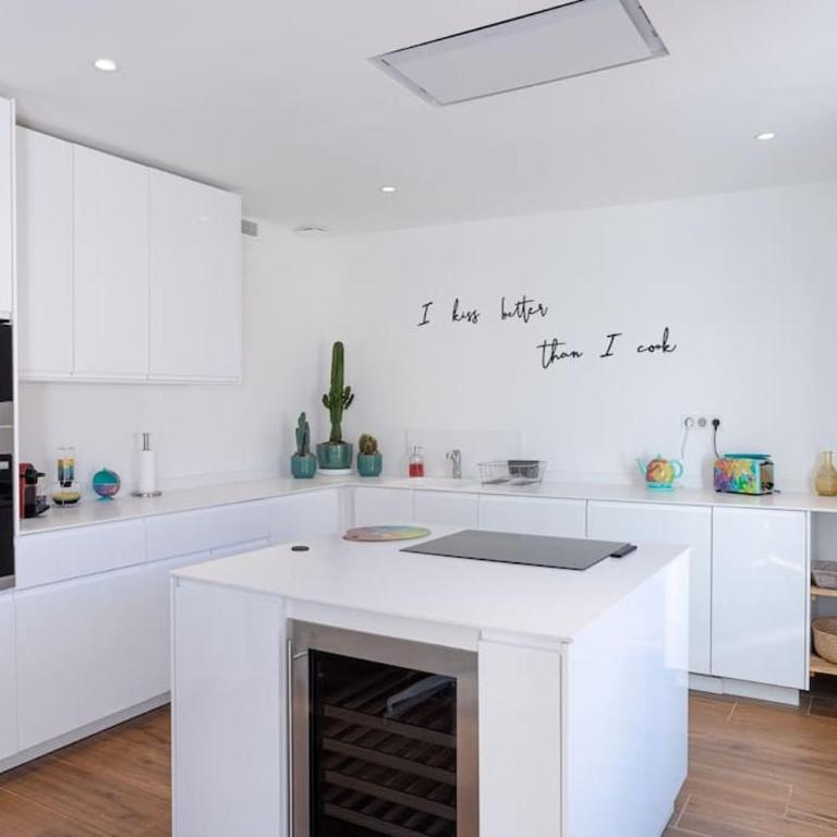 Luxury Apt With Balcony On Famous Rue D'antibes! - Kiss Apartment by Halldis - Apartamento de 3 dormitorios - 14