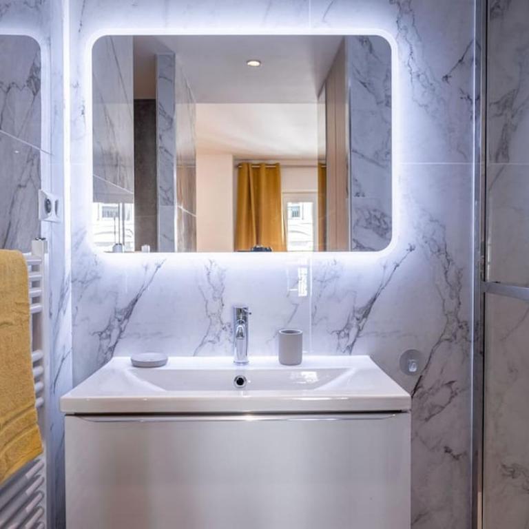 Luxury Apt With Balcony On Famous Rue D'antibes! - Kiss Apartment by Halldis - Apartamento de 3 dormitorios - 18
