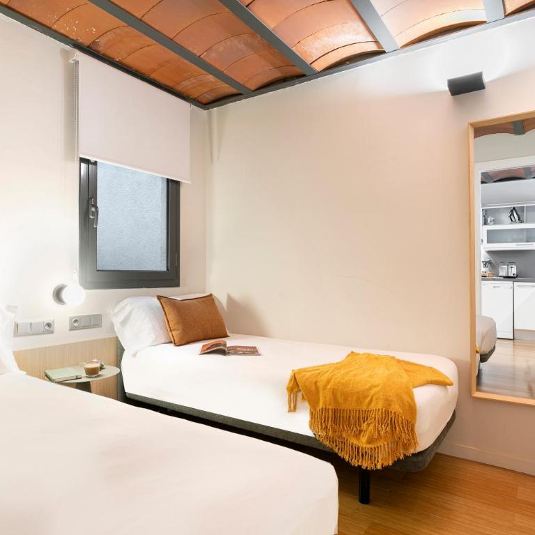 Aspasios Las Ramblas Apartments - Two-Bedroom Apartment with Balcony - 4