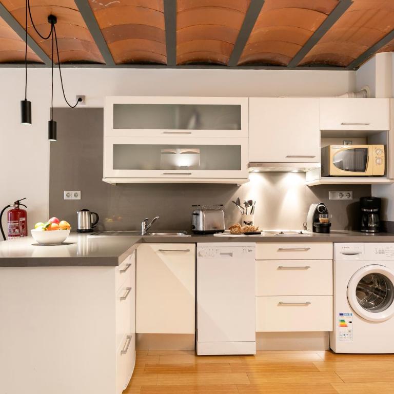 Aspasios Las Ramblas Apartments - Two-Bedroom Apartment with Balcony - 12