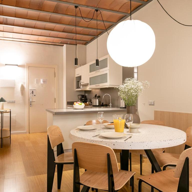 Aspasios Las Ramblas Apartments - Two-Bedroom Apartment - 2