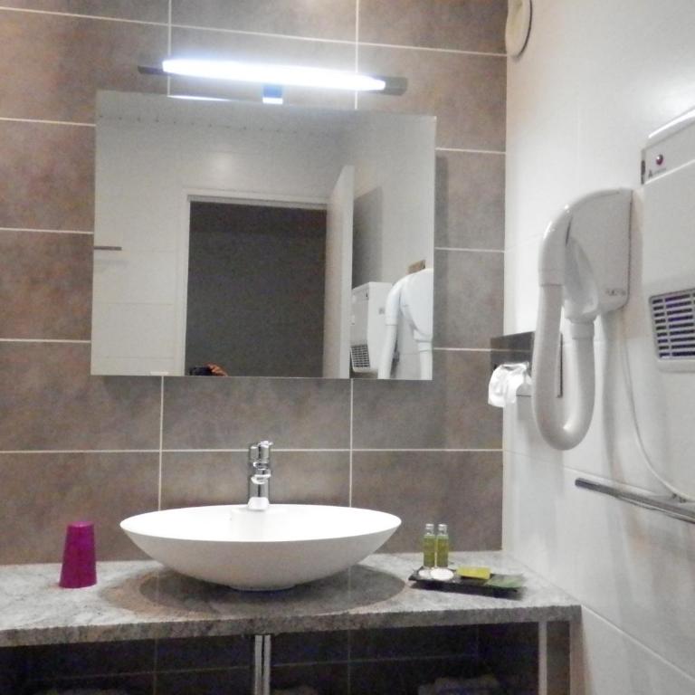 Cit'Hôtel Bristol Périgueux Centre - Chambre Simple avec Lit Double - 1