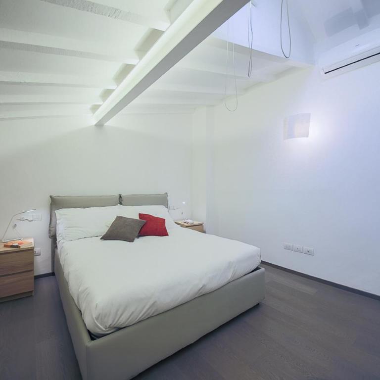 Apartments Florence Pepi attic - Two-Bedroom Apartment - 8