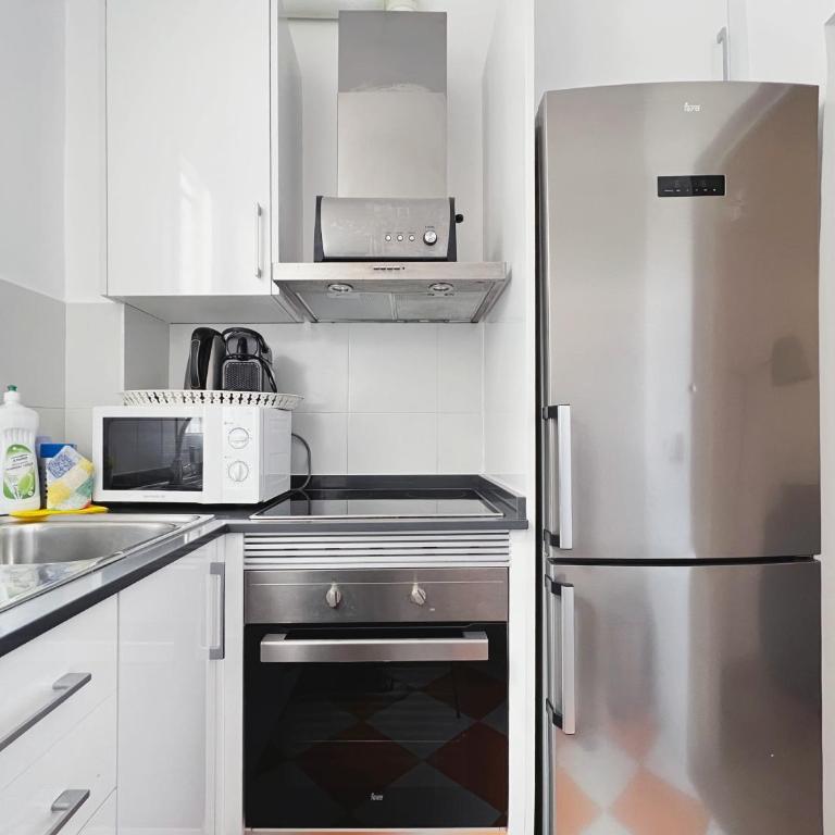 Stay U-nique Apartments Vila de Gracia - Four-Bedroom Apartment - 8