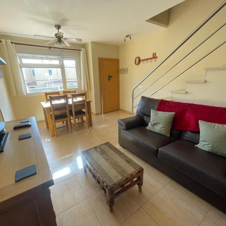 Mi casa su casa - Two-Bedroom House - 14