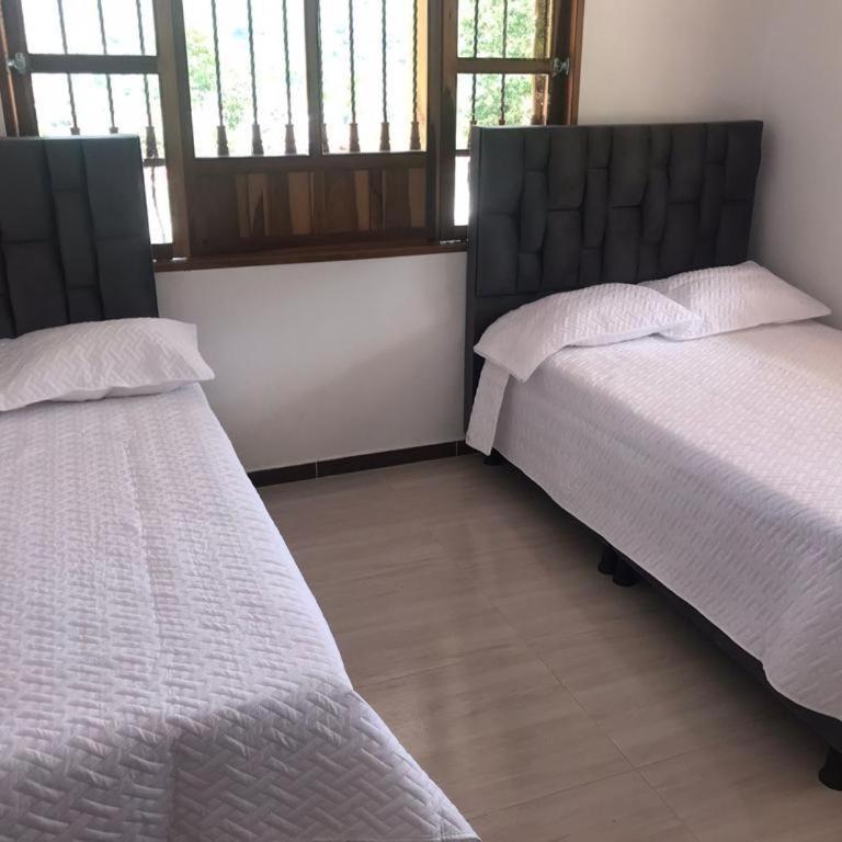 Finca Rosabel cerca a Villeta - Casa de 4 dormitorios - 16