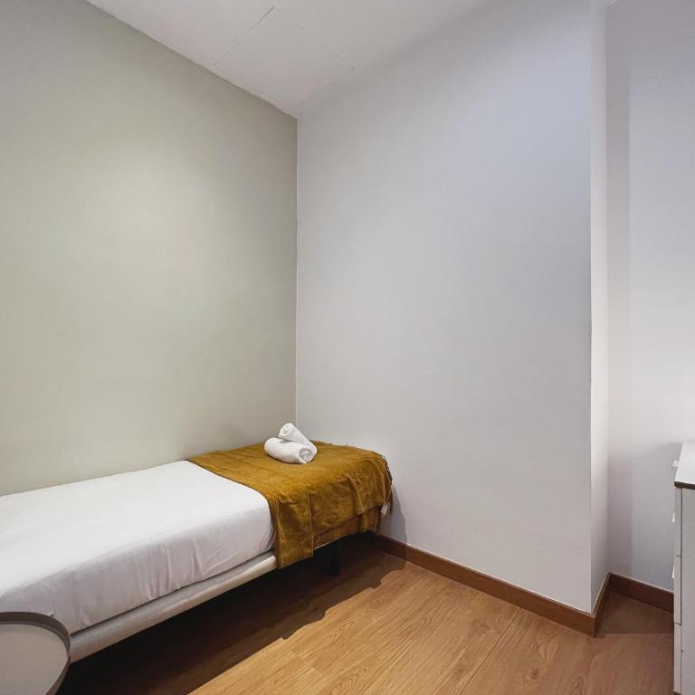 Stay U-nique Apartments Vila de Gracia - Four-Bedroom Apartment - 17