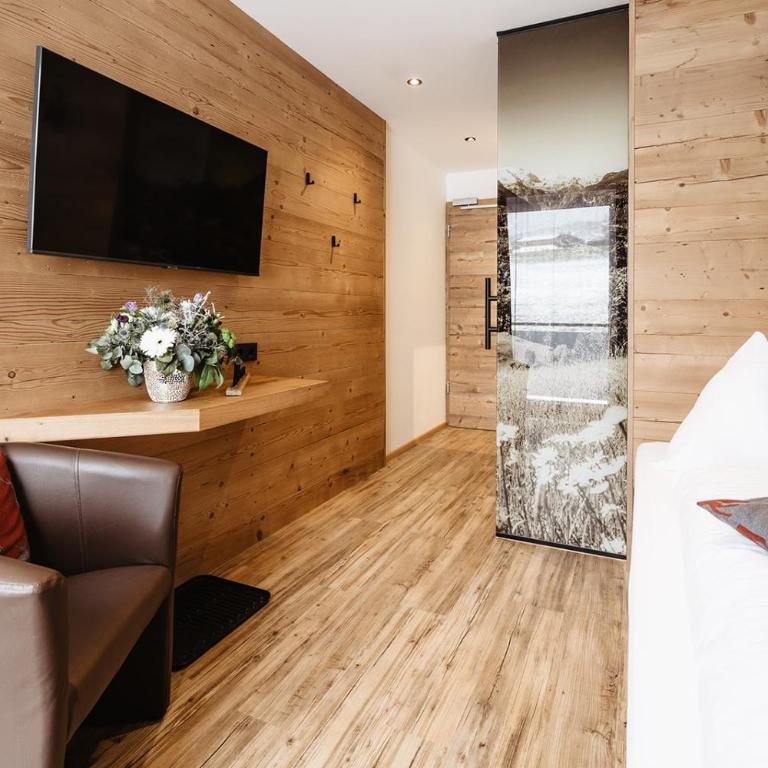 Embacher Sporthotel - Einzelzimmer mit Balkon - 2