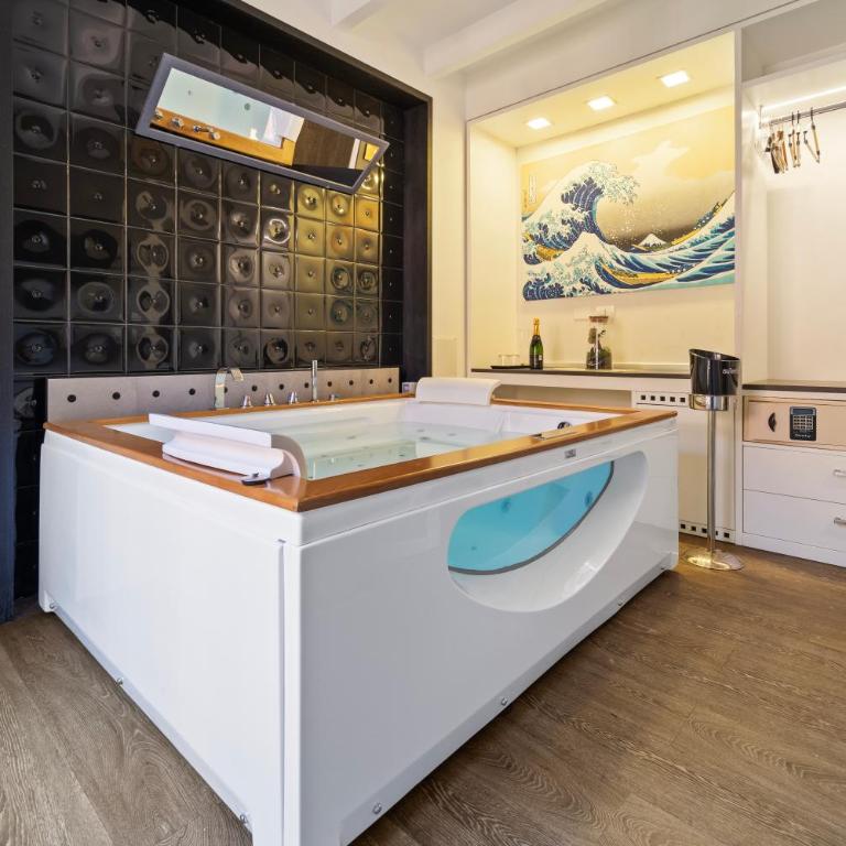 Ukiyo Suites And Rooms - Suite King con Vasca Idromassaggio - 1