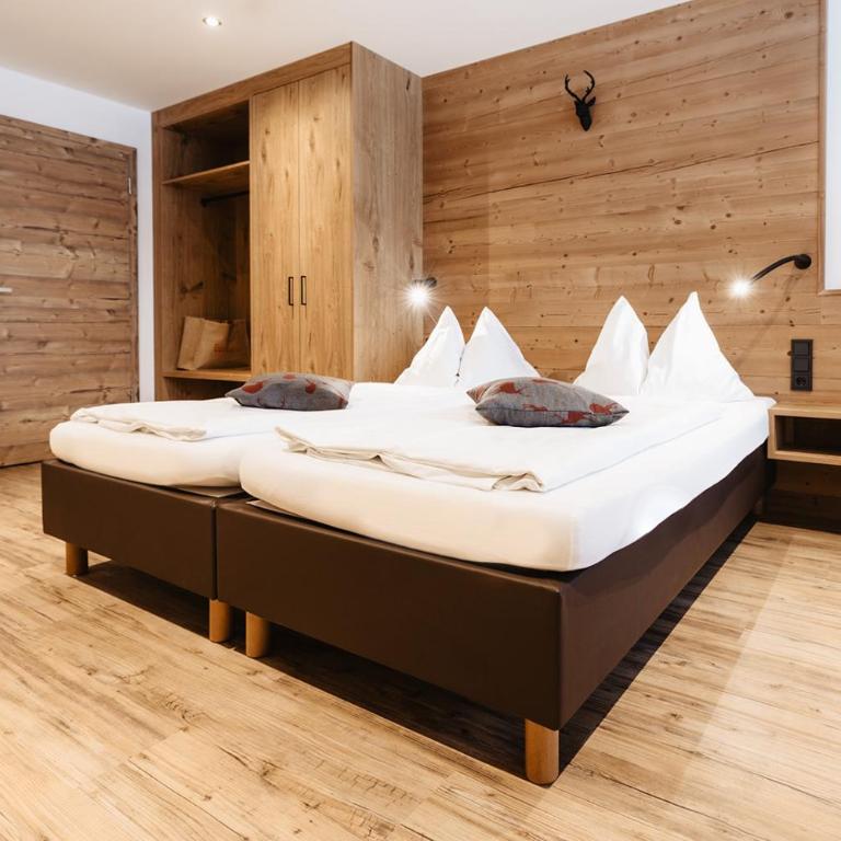 Embacher Sporthotel - Doppelzimmer mit eigenem Bad - 5