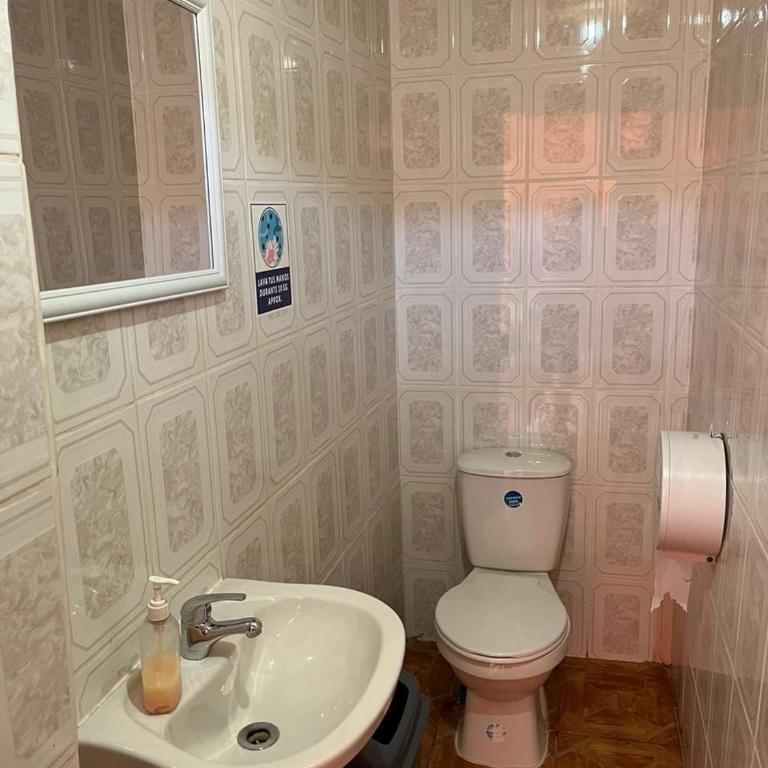Hostal Tuyasto - Quadruple Room with Garden View - 4