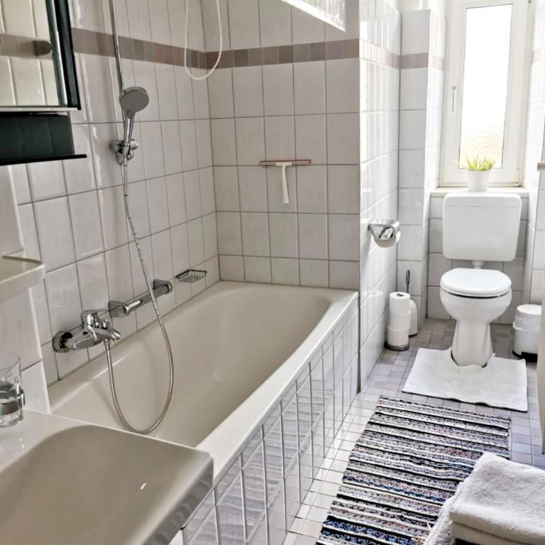 Villa Rosen - Ferienwohnungen - Apartment mit Blick auf die Berge - 4