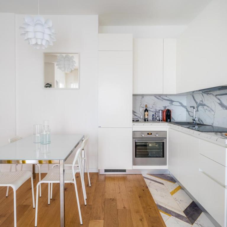 White Candle Apt, Close to San Pietro, Gemelli and City Center - Appartamento con 2 Camere da Letto - 12