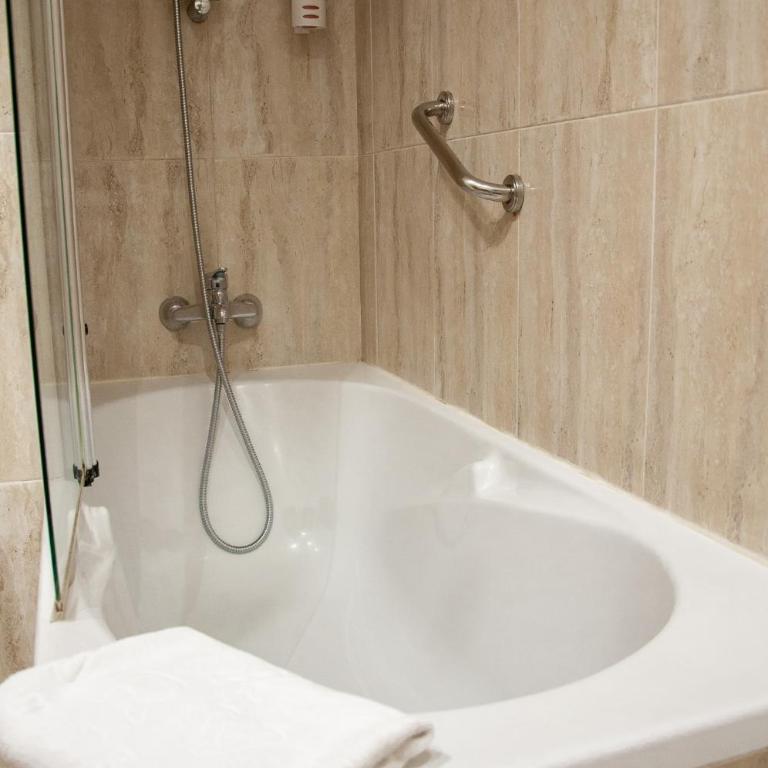 ARVA Santiago León - Habitación Triple - 8