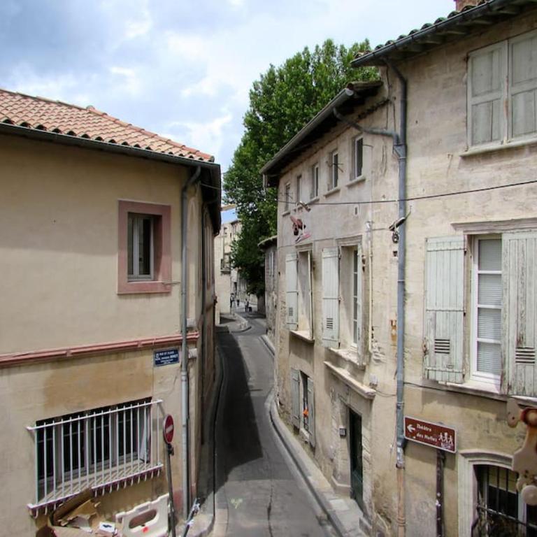 Typical 18th century flat, historical center - One-Bedroom Apartment - 21