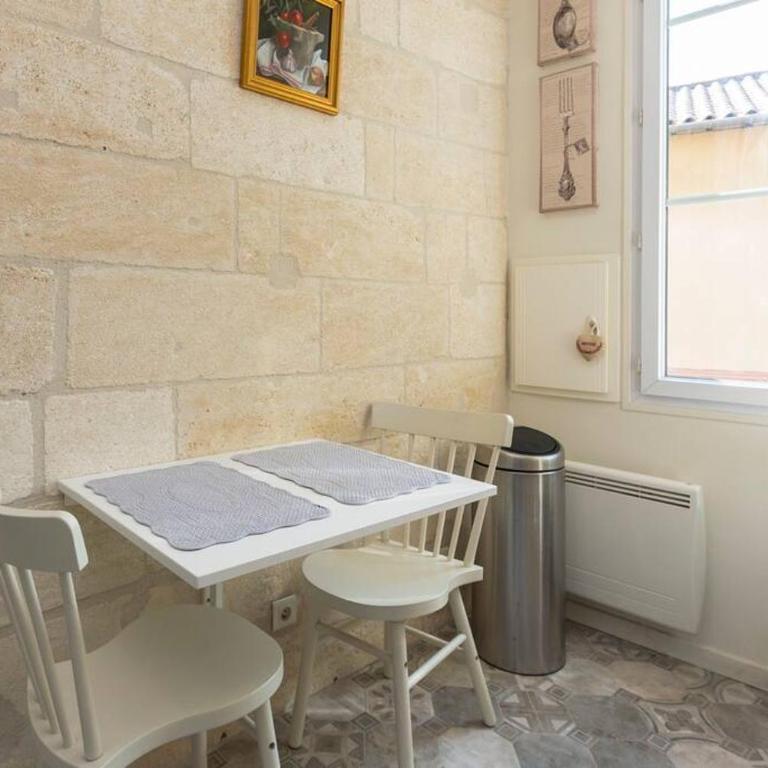 Typical 18th century flat, historical center - One-Bedroom Apartment - 14
