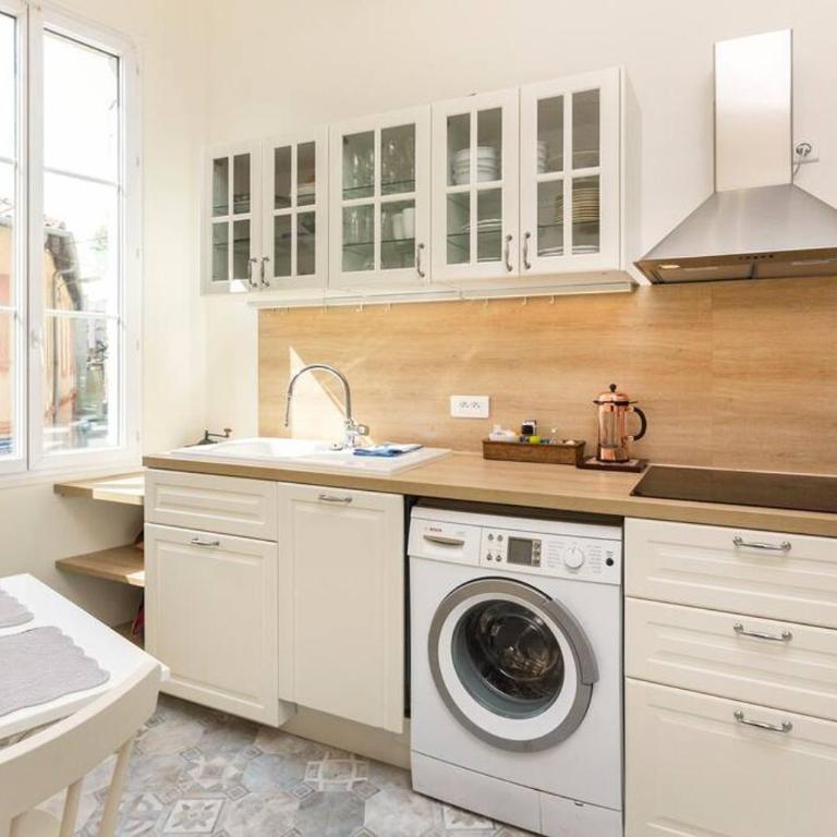 Typical 18th century flat, historical center - One-Bedroom Apartment - 13