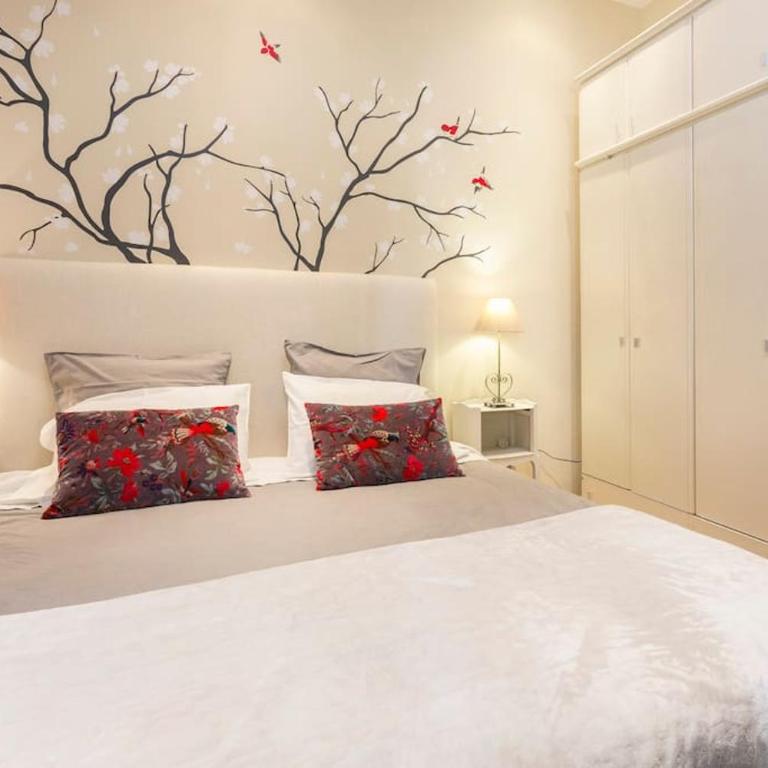 Typical 18th century flat, historical center - One-Bedroom Apartment - 18