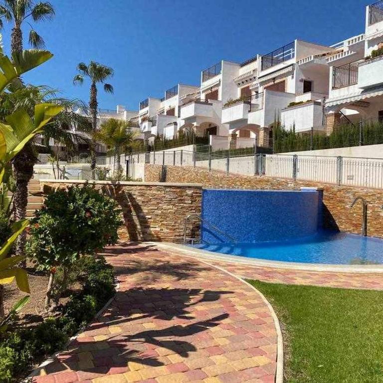 Impresionante piso en planta baja cerca al mar! - Apartamento con vistas a la piscina - 30