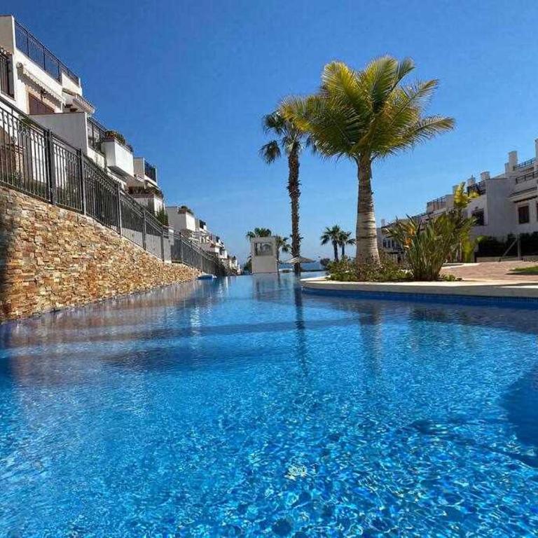 Impresionante piso en planta baja cerca al mar! - Apartamento con vistas a la piscina - 29