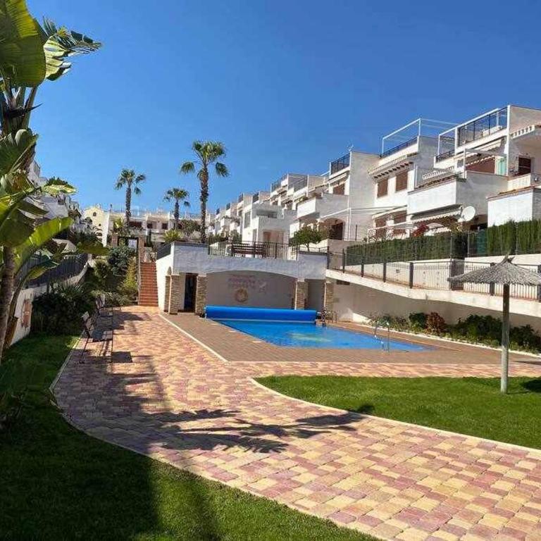 Impresionante piso en planta baja cerca al mar! - Apartamento con vistas a la piscina - 34