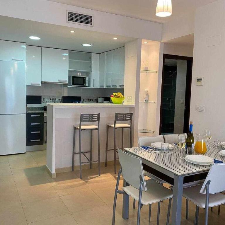Impresionante piso de planta baja cerca al mar! - Apartment with Pool View - 3