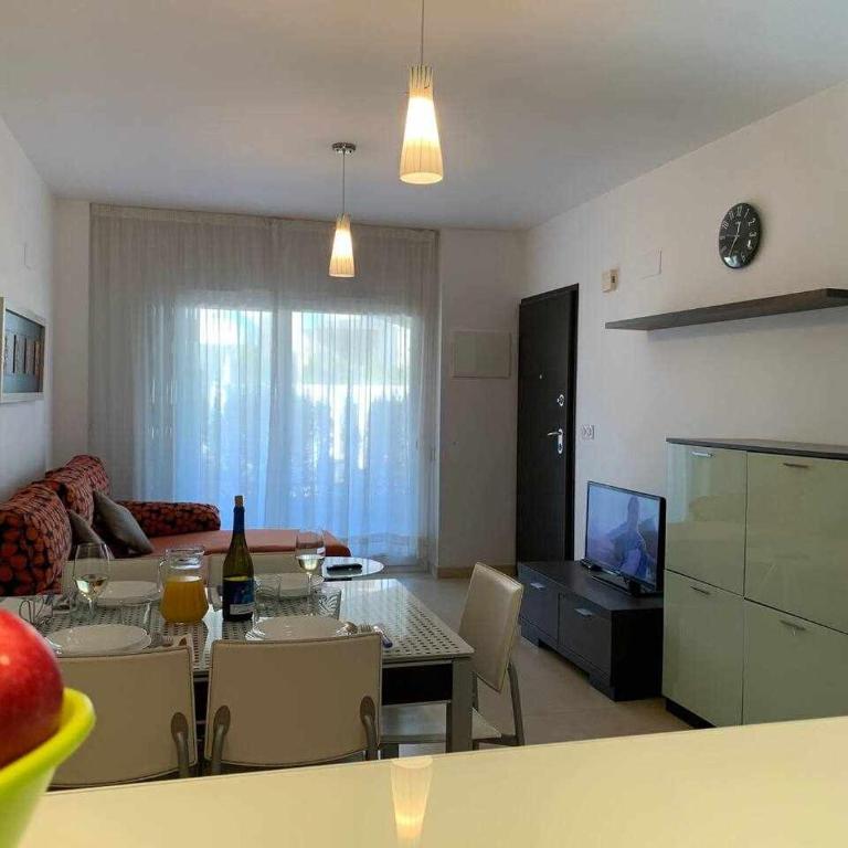 Impresionante piso de planta baja cerca al mar! - Apartment with Pool View - 9