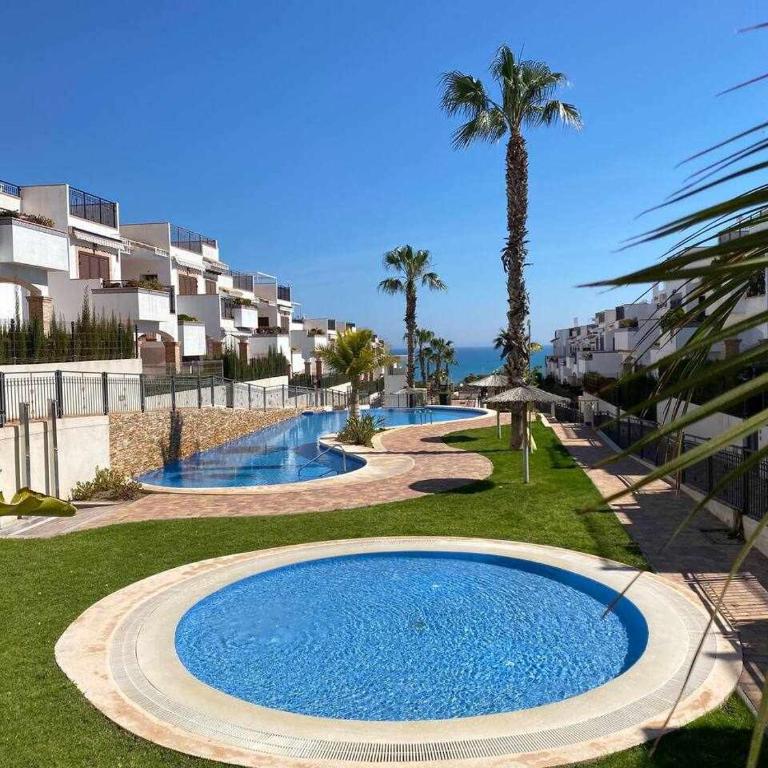 Impresionante piso de planta baja cerca al mar! - Apartment with Pool View - 34