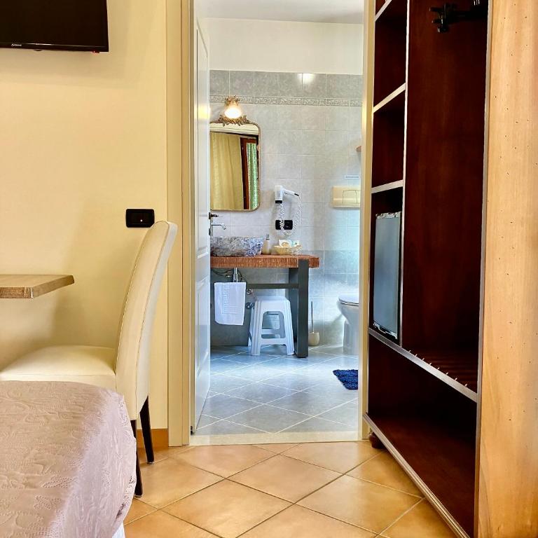 B&B Desenzano Paradise - Camera Deluxe Matrimoniale/Doppia con Letti Singoli, con Vasca Idromassaggio - 45