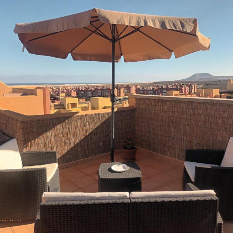 Brisas Fuerteventura: optic fiber,solarium,BBQ - Two-Bedroom Apartment - 1