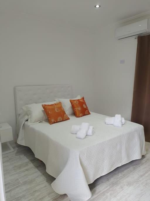 casa con pileta climatizada, tiempo para descansar, Pilar - Casa Unifamiliar de 3 dormitorios - 16