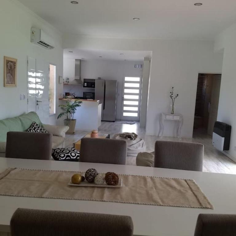 casa con pileta climatizada, tiempo para descansar, Pilar - Casa Unifamiliar de 3 dormitorios - 24