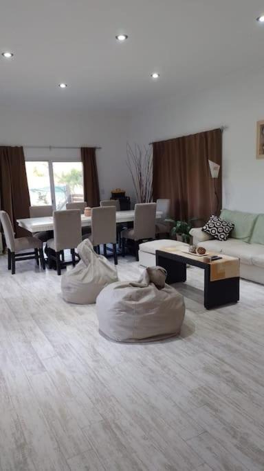 casa con pileta climatizada, tiempo para descansar, Pilar - Casa Unifamiliar de 3 dormitorios - 26