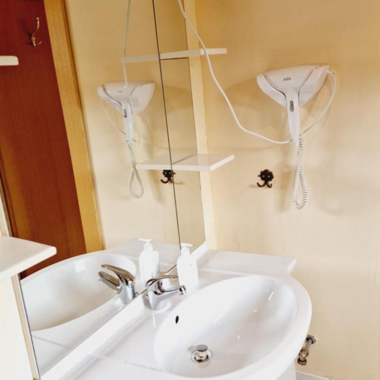 Gasthof Dorfschenke - Deluxe Doppelzimmer mit Dusche - 7