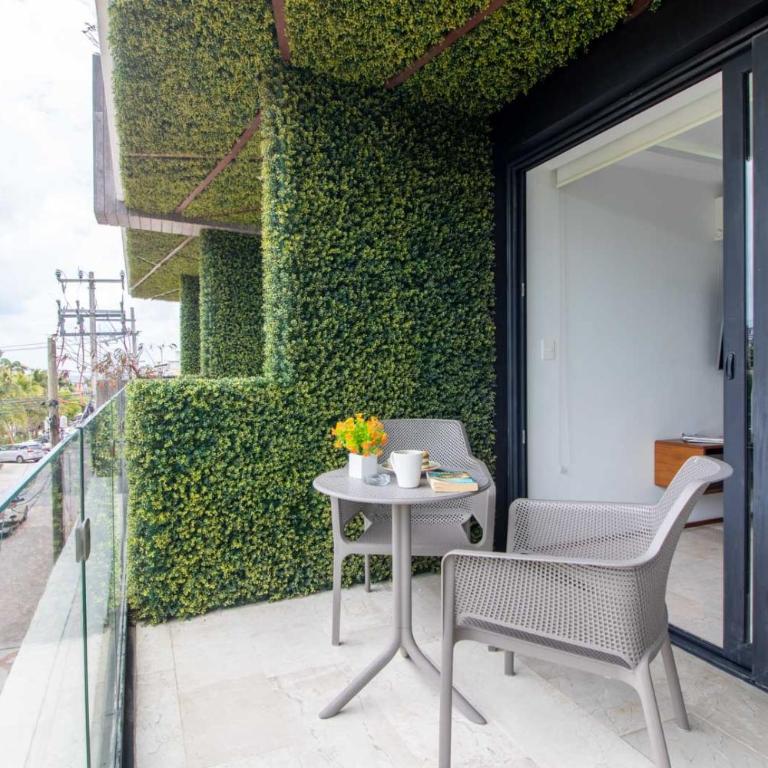 One Paralia - Studio Balcony & Rooftop Pool - 3